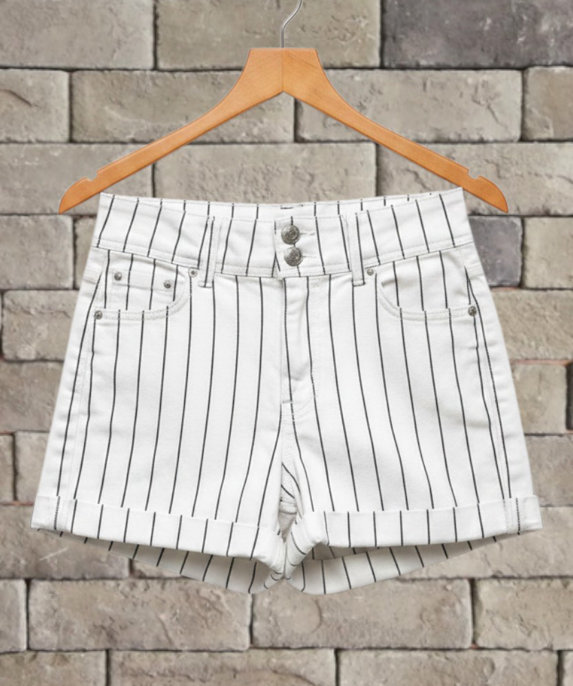 Šortky Bershka vel 38